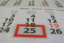Kalenderblatt mit rot umrandeter 25